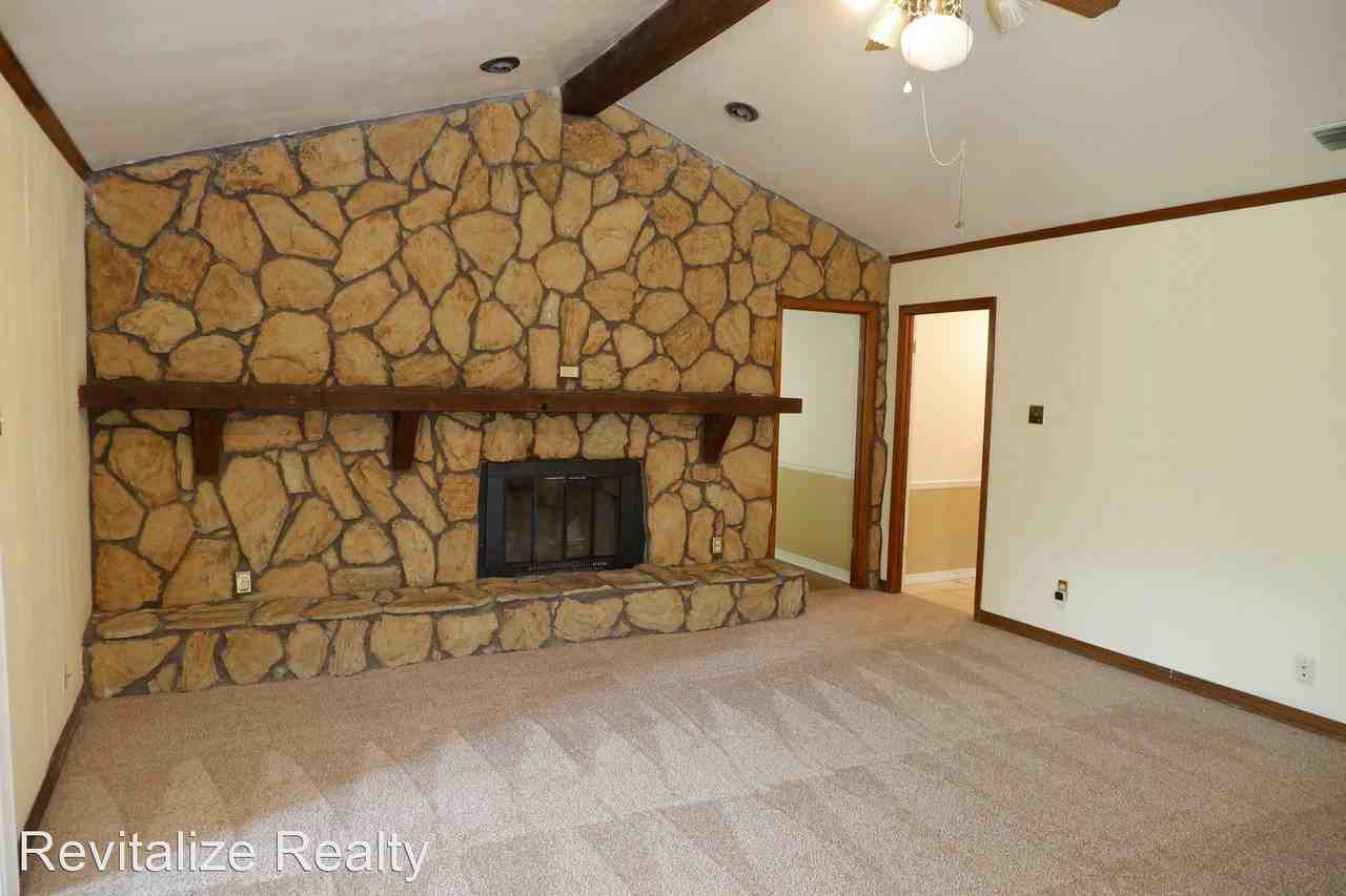 5254 Maudelayne Dr N - Photo 3 of 18