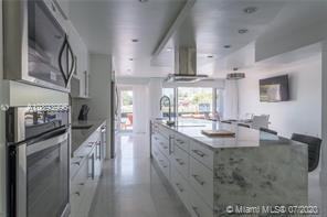 1044 Northwest North River Drive - Photo 2 of 9