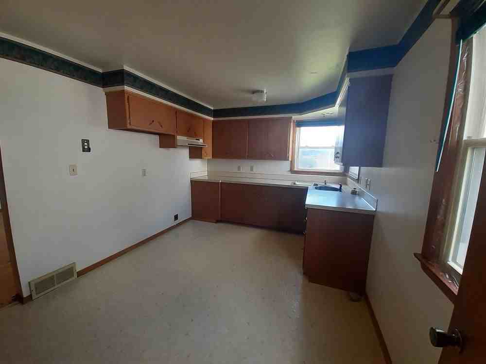 623 /625 East Longview Drive - 625 - Photo 2 of 7