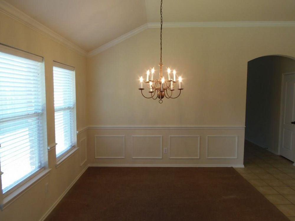 1287 Stanford Dr - Photo 3 of 13