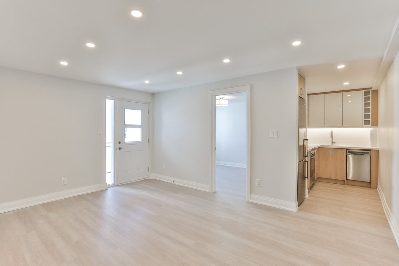 701 Eglinton Avenue West 303, Toronto, ON M5N 1C6 2 Bedroom