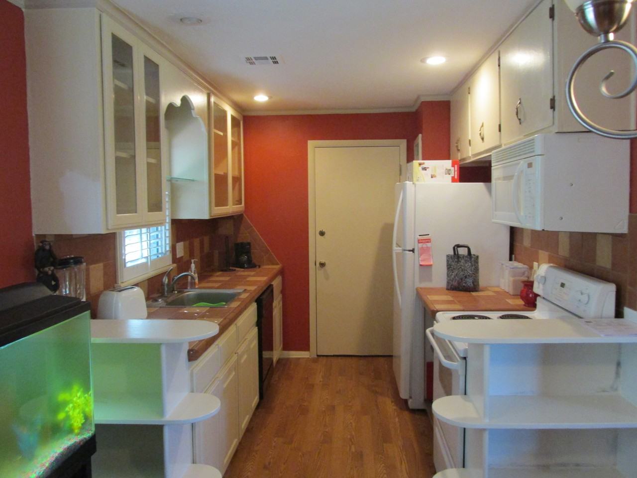 3200 Northwest 40th Street - Photo 3 of 12