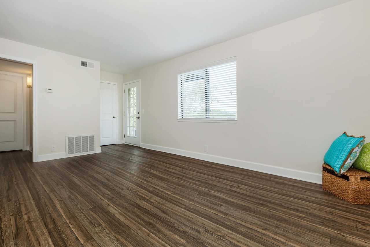 Ashton at Harding - Photo 4 of 49