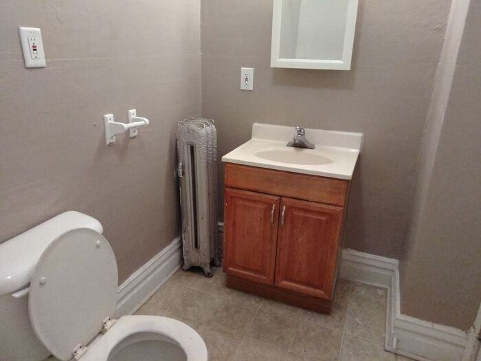 515 S Hosmer St - Photo 3 of 9