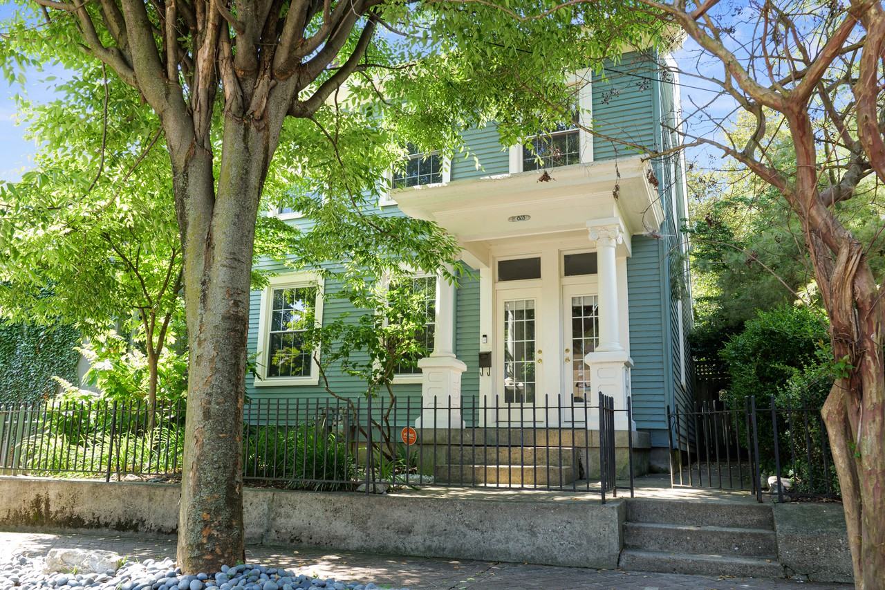 828 East Washington Street - Photo 2 of 41