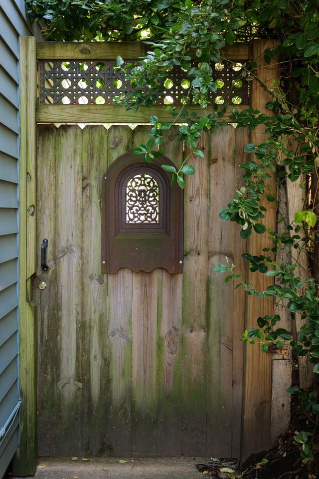 828 East Washington Street - Photo 3 of 41