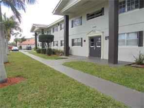 4240 Woodside Dr - Photo 2 of 11