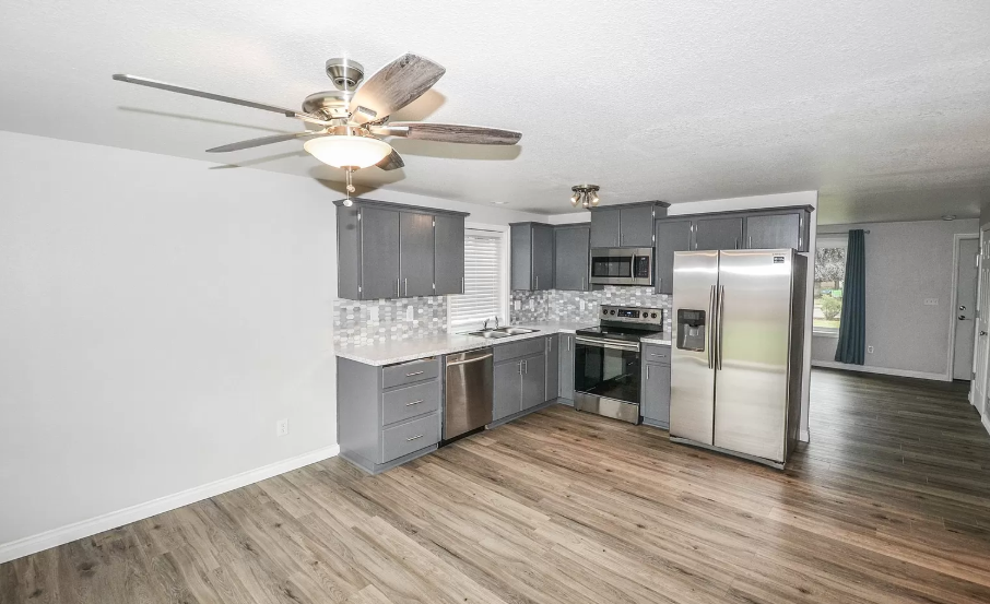 13906 Northeast 52nd Street - Photo 2 of 3