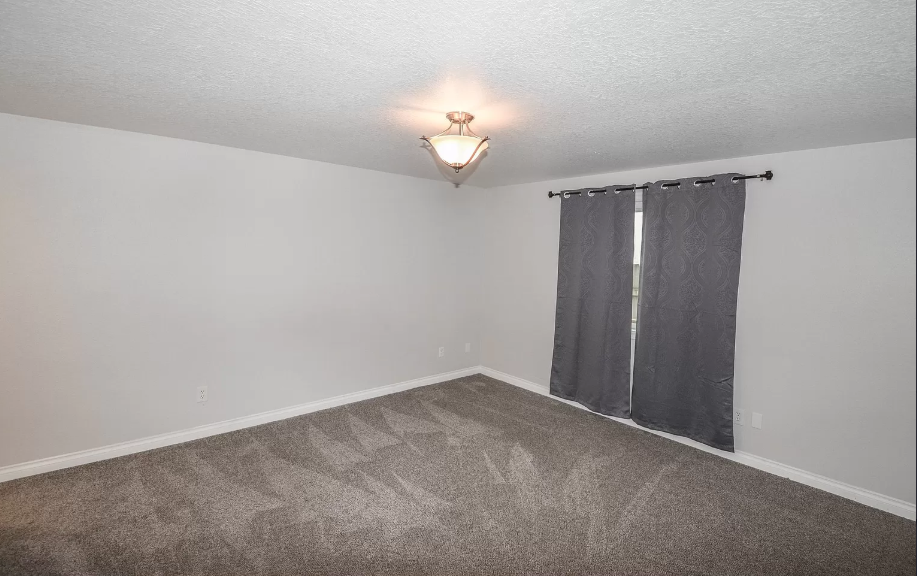 13906 Northeast 52nd Street - Photo 3 of 3