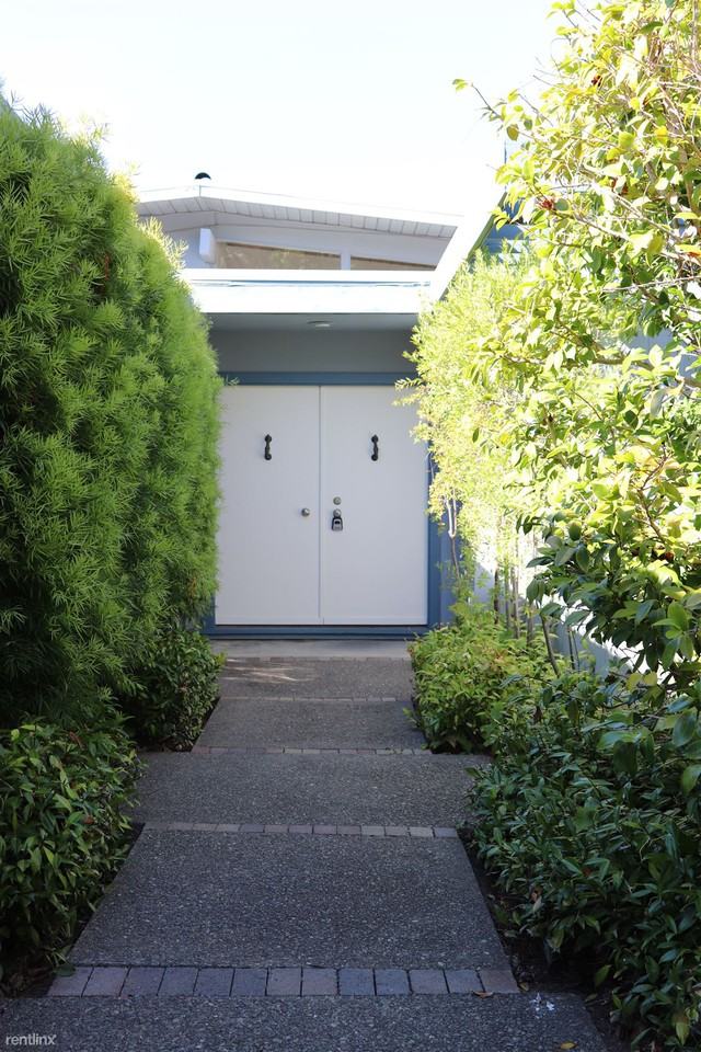 60 Peninsula Rd - Photo 2 of 14