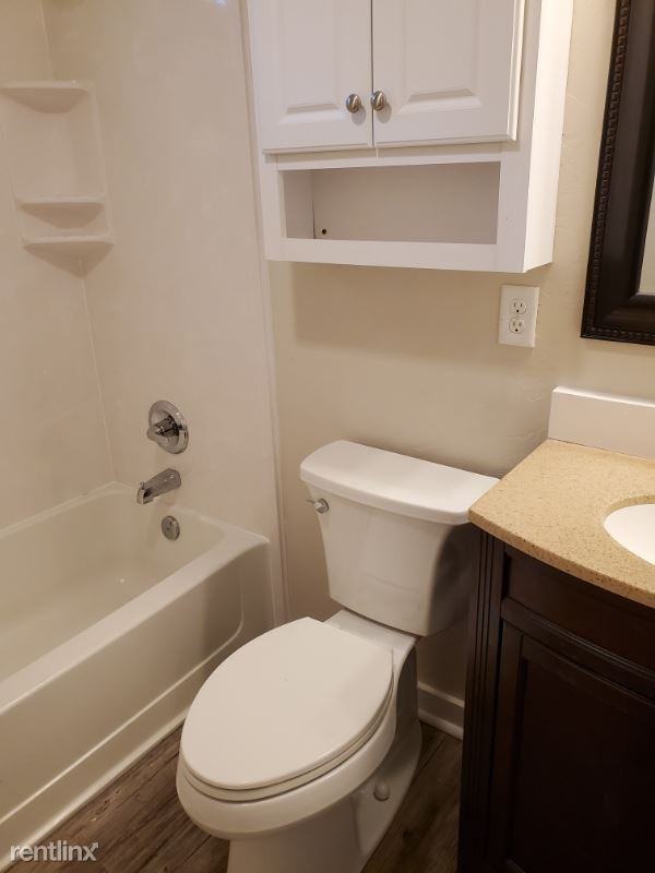 323 Smith Ave - Photo 3 of 25