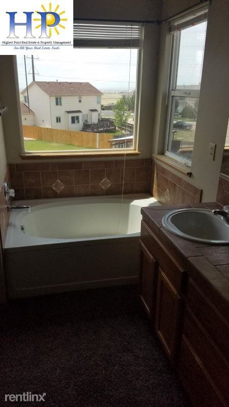 1978 Lattern Ct - Photo 2 of 6