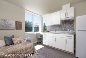 featured image of 714 N 95th St