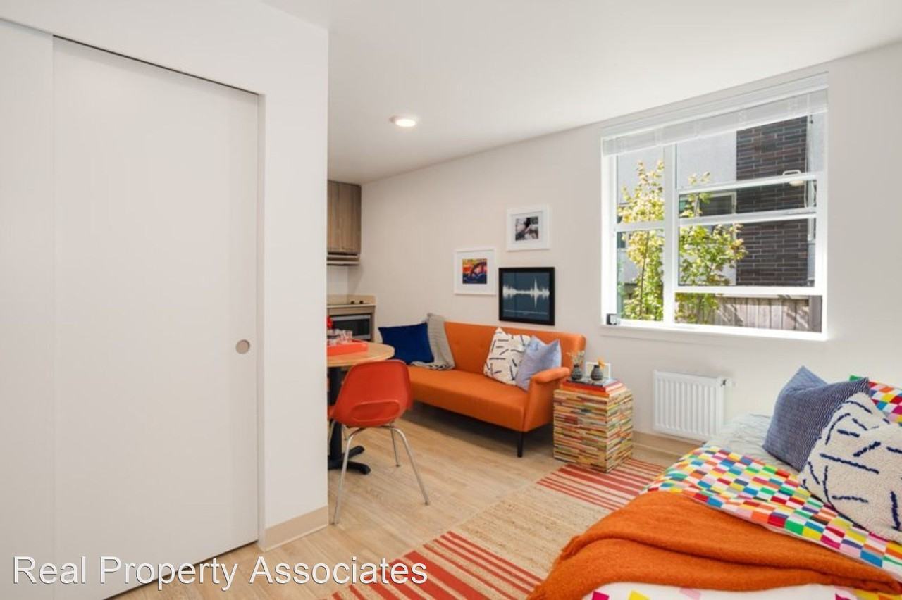 4046 8th Ave NE - Photo 3 of 19