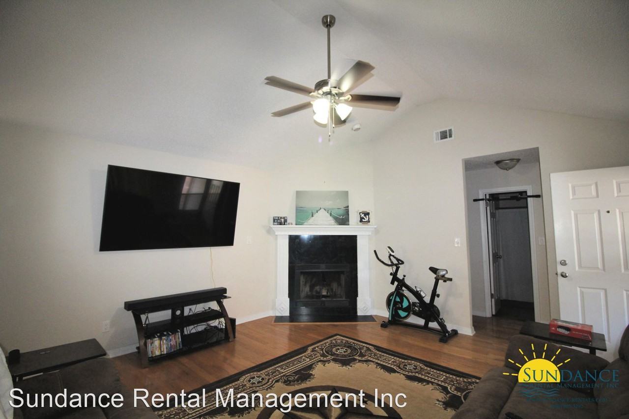 1124 Bridlewood Path - Photo 2 of 12