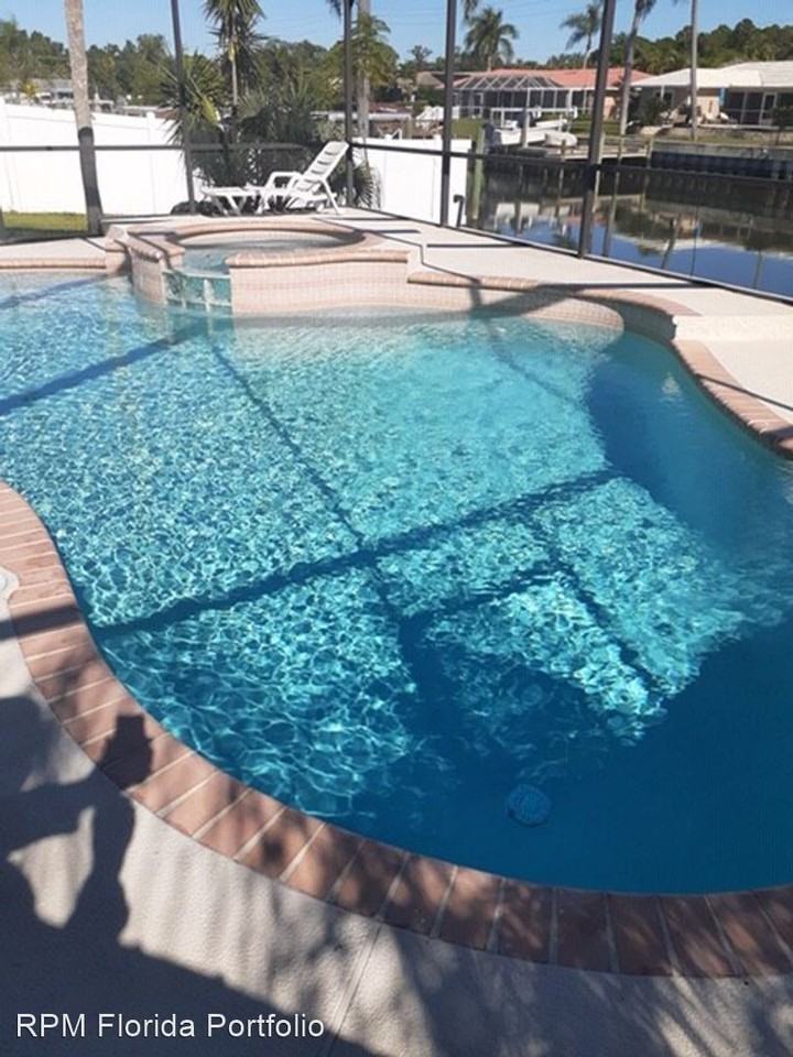 3931 Venetian Way - Photo 3 of 5