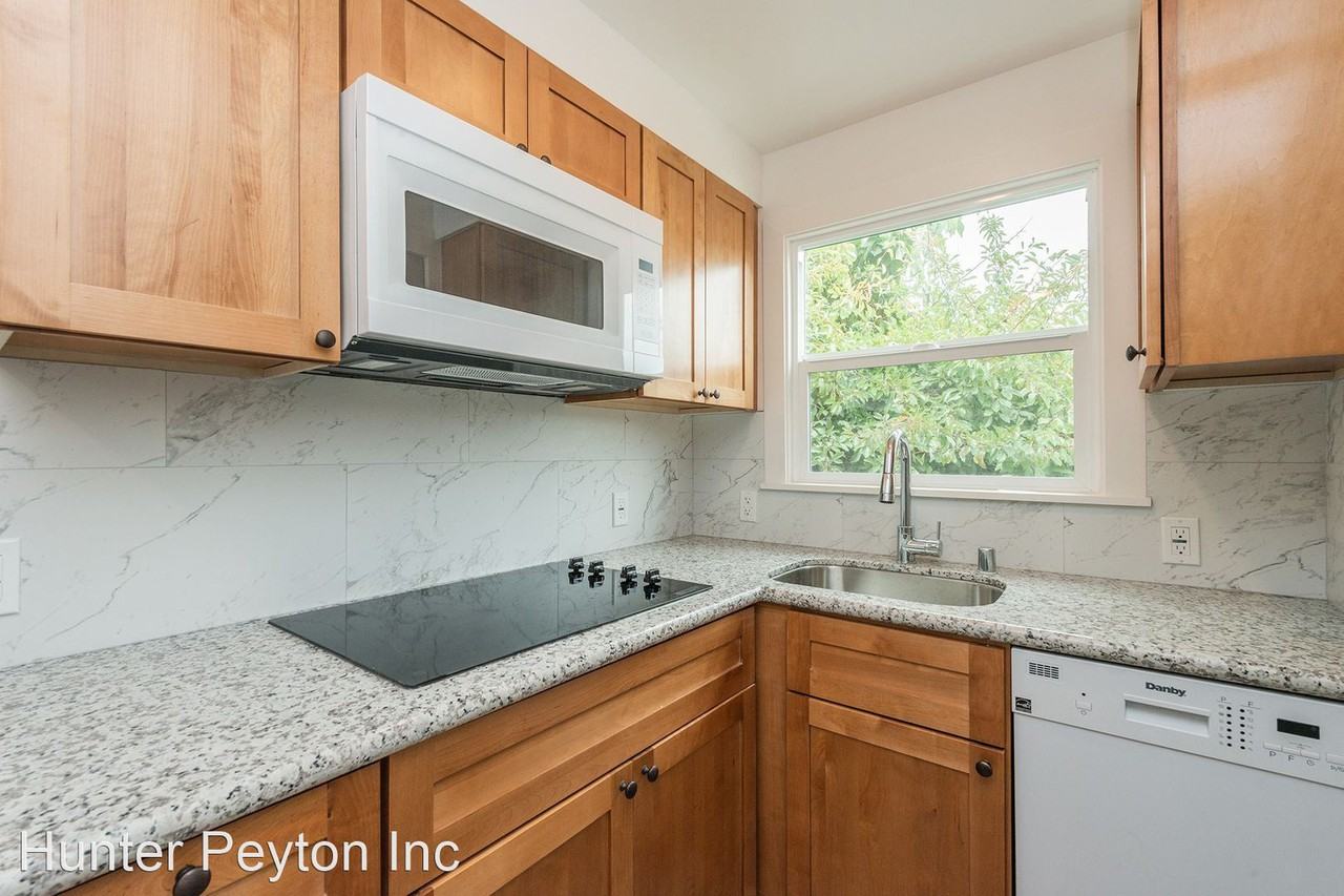 391 Warren Ave - Photo 2 of 22