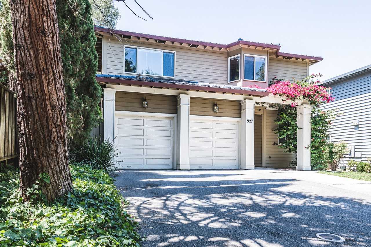 927 Lundy Ln - Photo 2 of 29