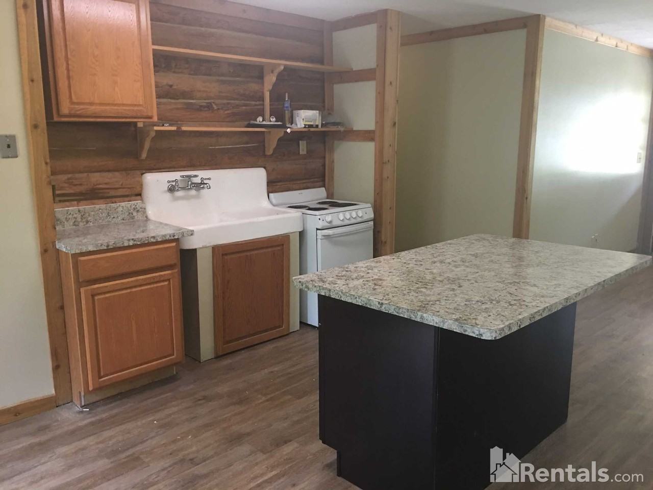 280 Hickory St - Photo 3 of 10