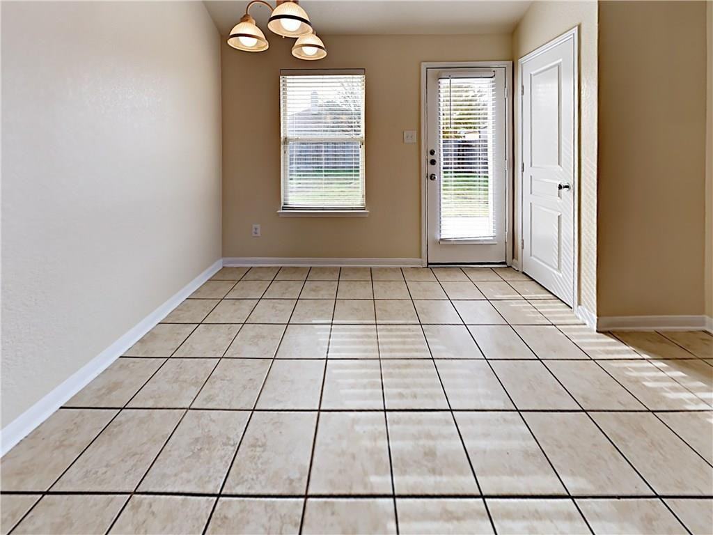 1261 Mountain Peak Dr - Photo 2 of 10