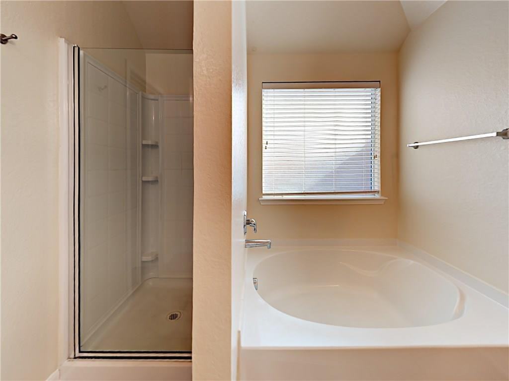 1261 Mountain Peak Dr - Photo 3 of 10