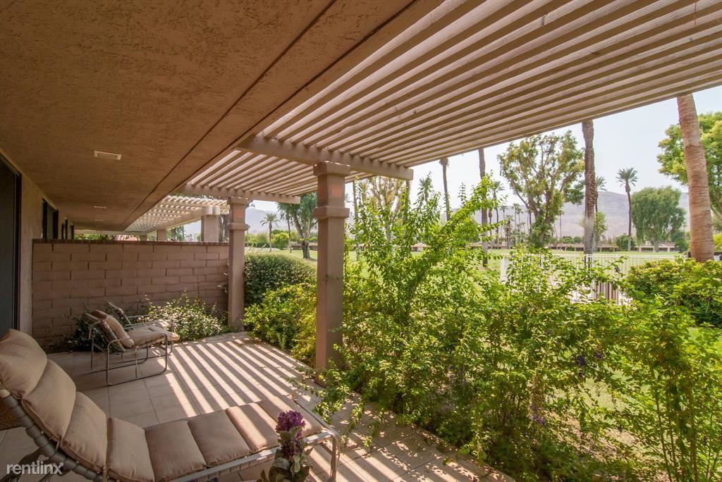 101 Columbia Dr - Photo 2 of 10