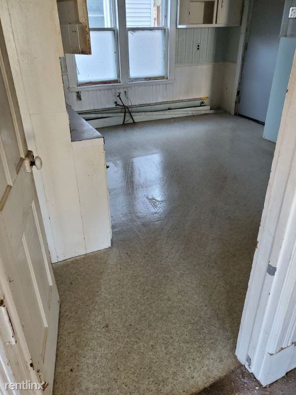 64 Mead St A - Photo 3 of 5