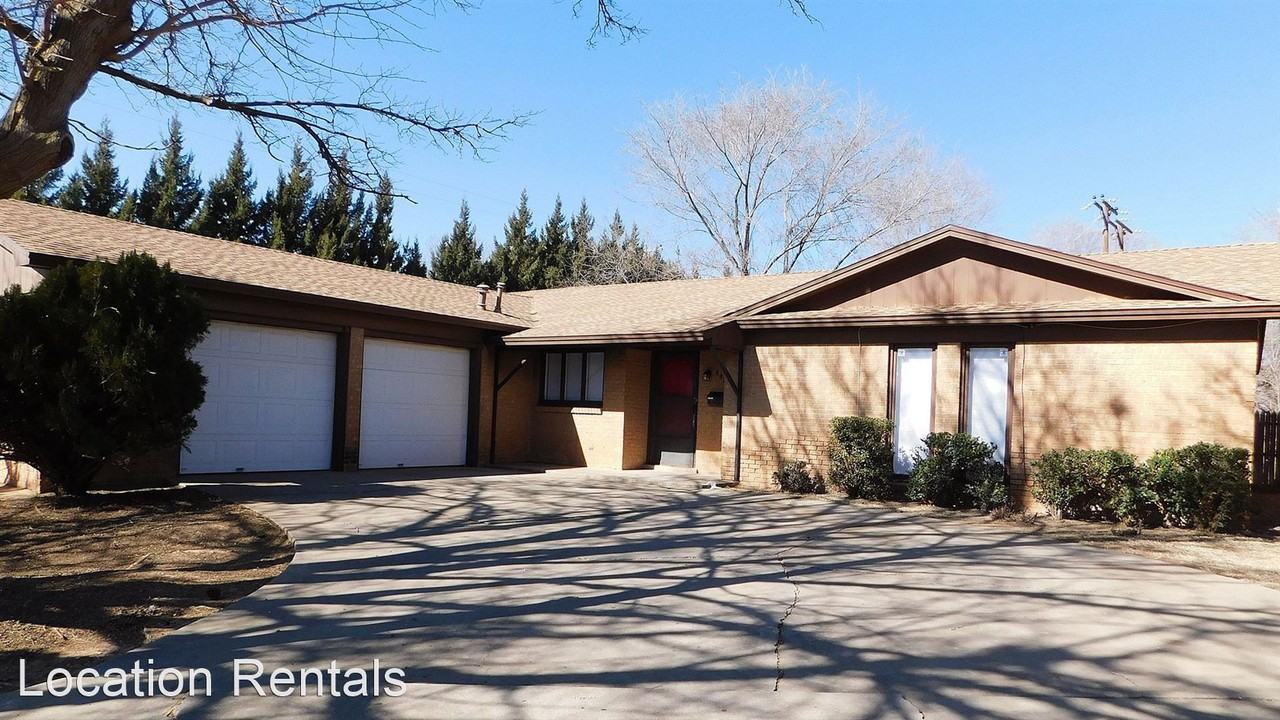 4422 57th St - Photo 2 of 20