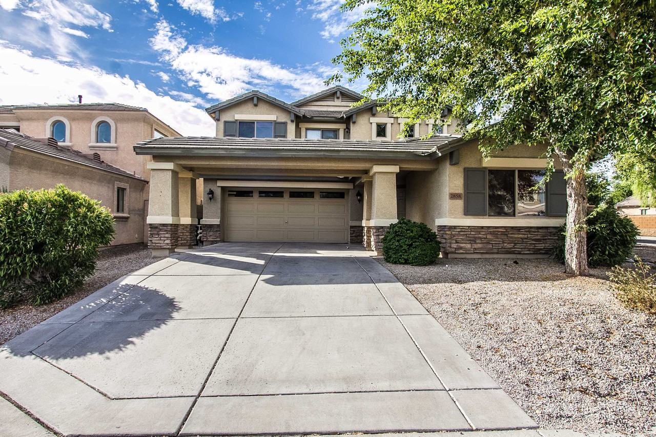 2858 E Shady Spring Trl - Photo 2 of 32