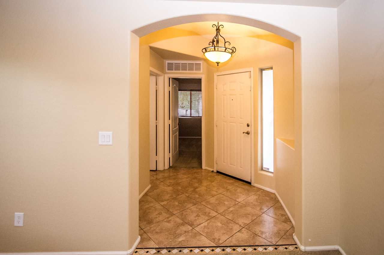 2858 E Shady Spring Trl - Photo 3 of 32