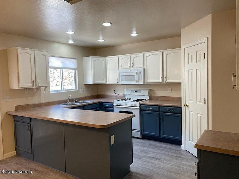 1273 N Barzona Ave - Photo 2 of 7