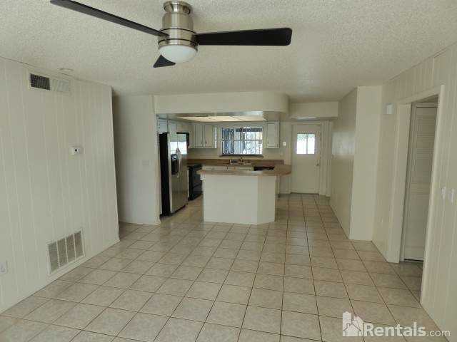 6895 Tamarind Cir - Photo 2 of 10