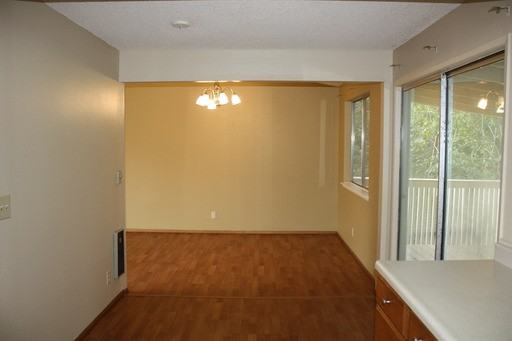 704 NE 149th Ave - Photo 3 of 13