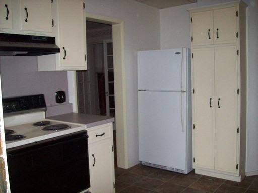 954 Virginia Ave - Photo 3 of 10