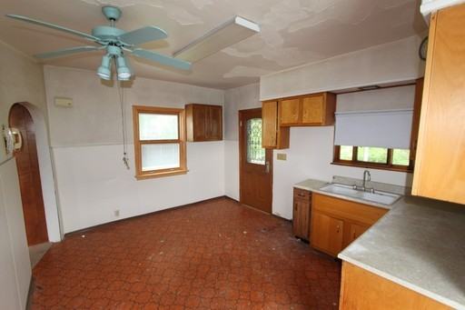 534 Wall Ave - Photo 3 of 14