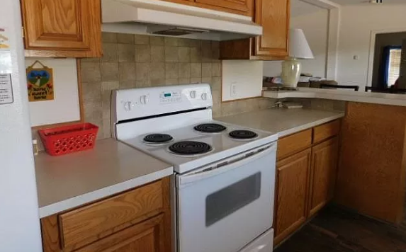 6525 Country Club Road Southeast - Photo 3 of 5