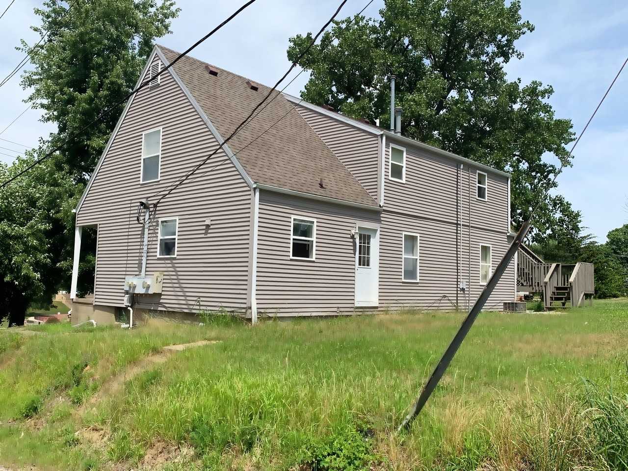 Stadium Drive Unit 2 - Photo 3 of 11