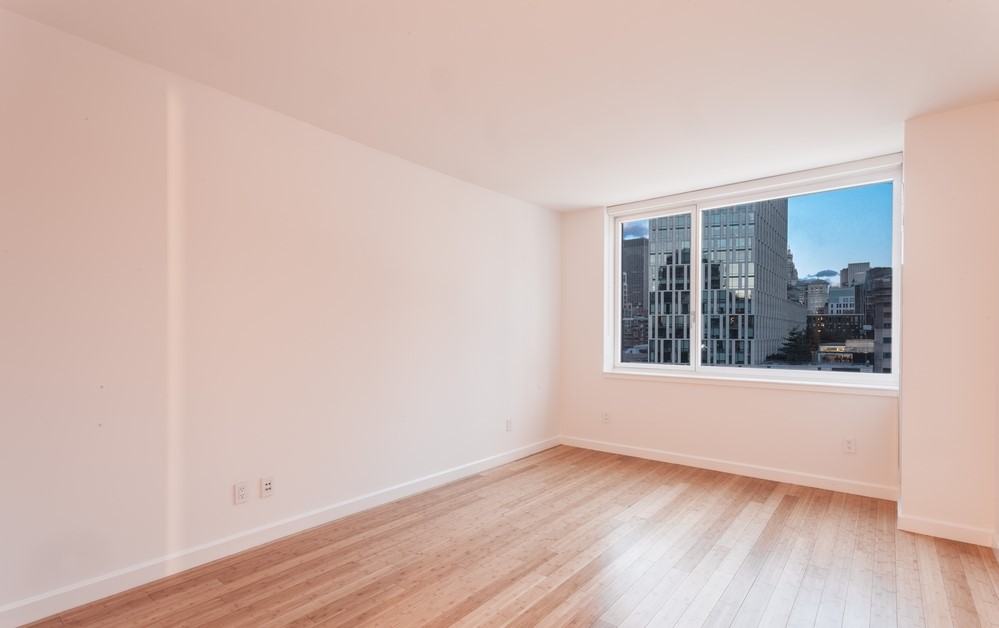 300 North End Avenue #4E