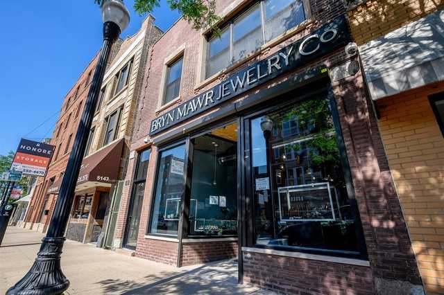 5139 N Clark St #1 - Photo 2 of 17