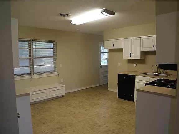 2432 Hancock St - Photo 3 of 7