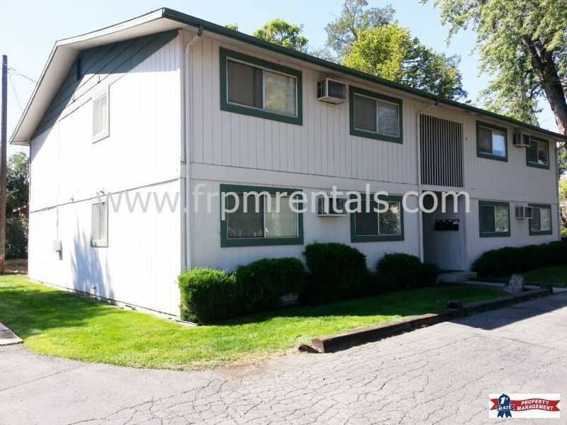 733 W Belmont St - Photo 2 of 14