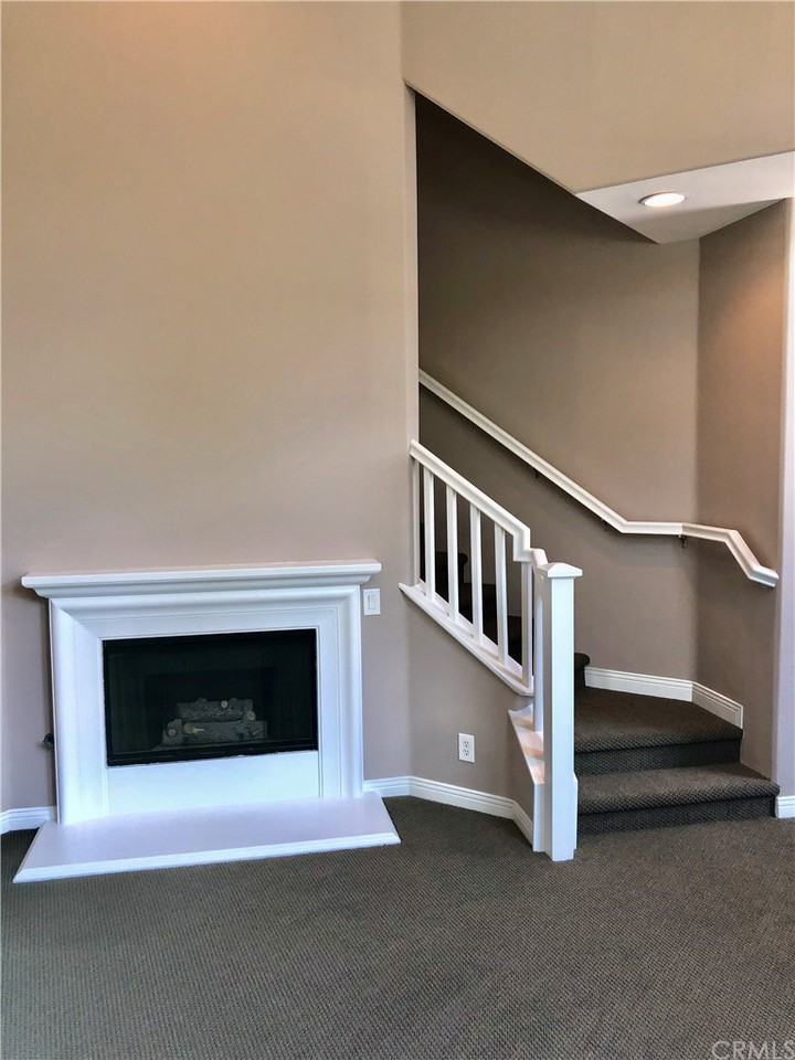 603 W 1st St - Photo 3 of 23