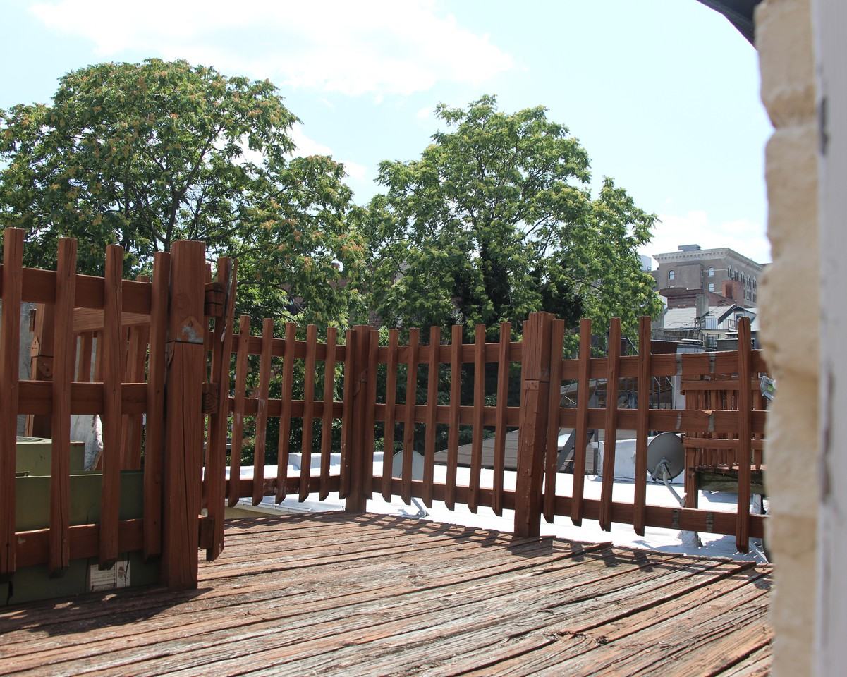 19 E Centre St - Photo 3 of 12