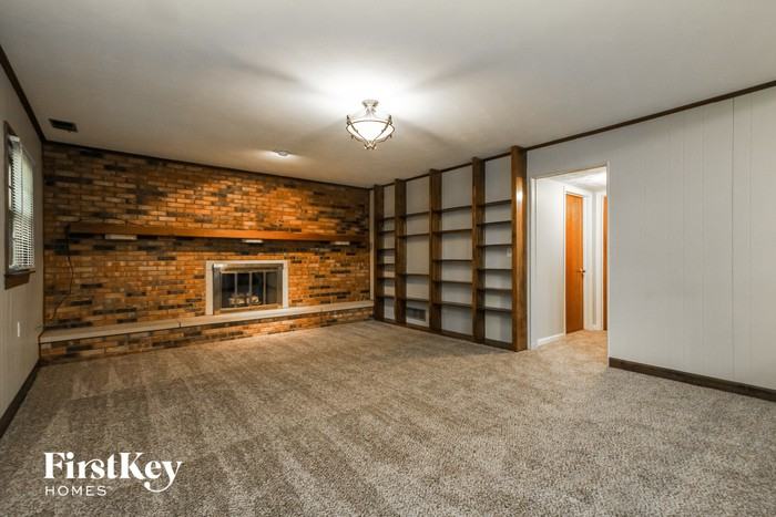 8341 Rodney Dr - Photo 2 of 15