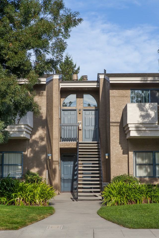 Sierra Vista Apartments - Photo 2 of 8