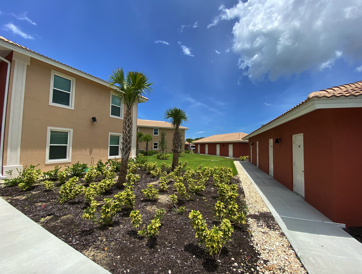 Palmesta Palmesta Palmesta Palmesta Circle - Photo 2 of 15