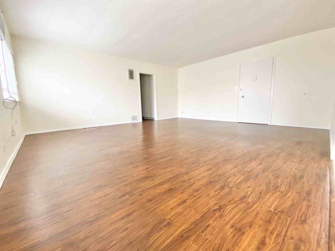 515 N Alfred St #105A - Photo 2 of 10