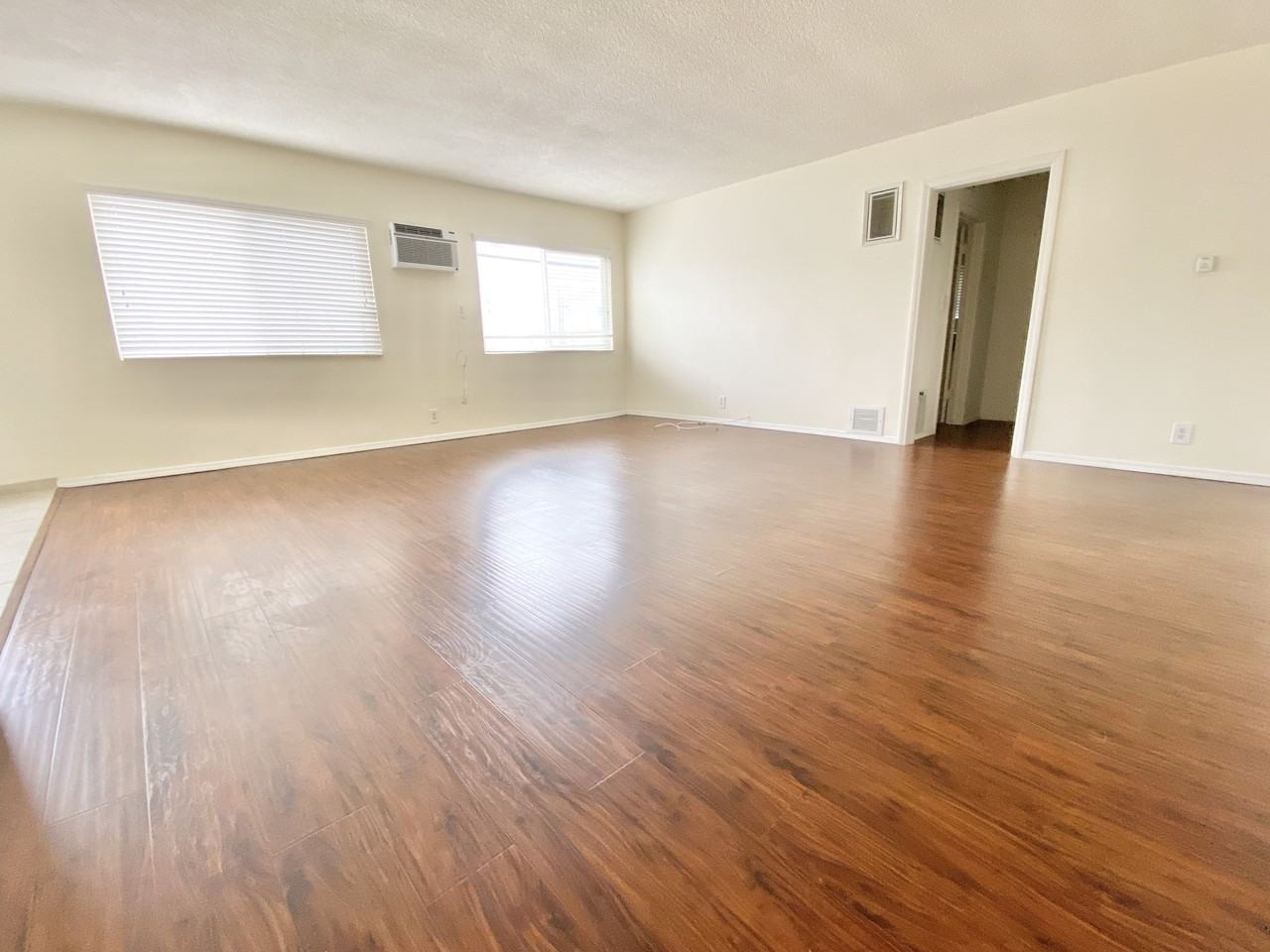 515 N Alfred St #105A - Photo 3 of 10