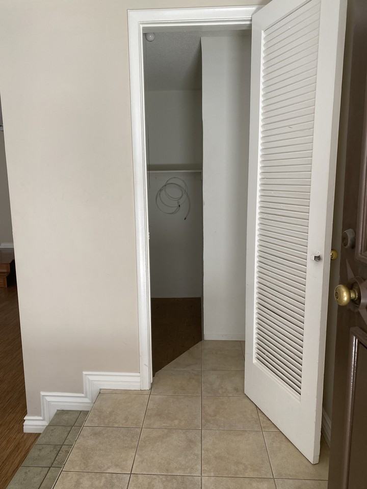 CAMDEN - Photo 3 of 9