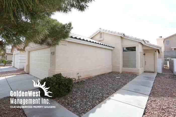 843 Hollandsworth Ave - Photo 2 of 14